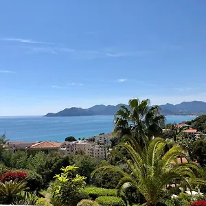 t2-superbe-vue-mer-cannes.fr-provencehotel.com/